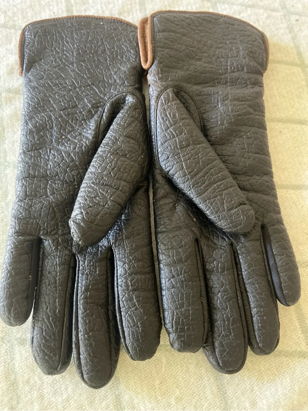 Women’s Aris Snuggler Black  Gloves with insulated inside and Gold Accent hardwa